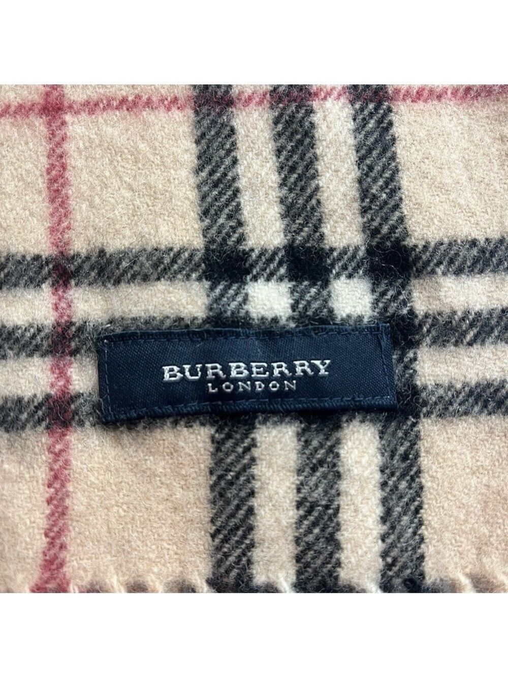 BURBERRY LAP BLANKET - Picture 4 of 6
